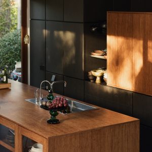 Nienke Sikkema for HKLIVING: jewel cake stand, diopside - Image 4