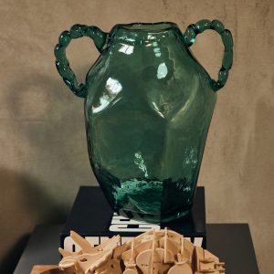 Nienke Sikkema for HKLIVING: gemstone amfora vase, sapphire - Image 5