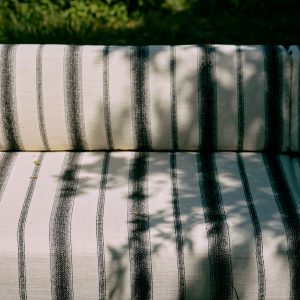 Outdoor sofa teak, chalkstripe - Image 5