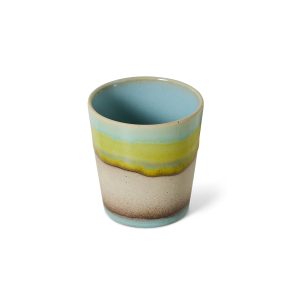 Alternative view of 70s ceramics: coffee mug, glint