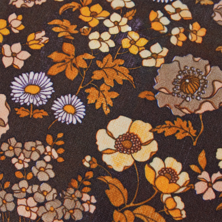 Lobby stool bloom - Image 4